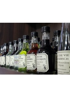 디종리큐어딸기(스트로베리),복숭아(피치),서양배(포아르윌리엄),체리,카시스(블랙커런트),살구(애프리콧),아몬드(아마레또),카카오(초콜릿/코코아),호두(누아),민트(박하)